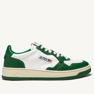 Autry Sneakers Medalist Low Bicolor Sneakers in Green and White Leather, Sz 38